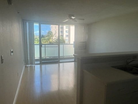Floor plan for 1 bed, 1 bath, 552 sqft